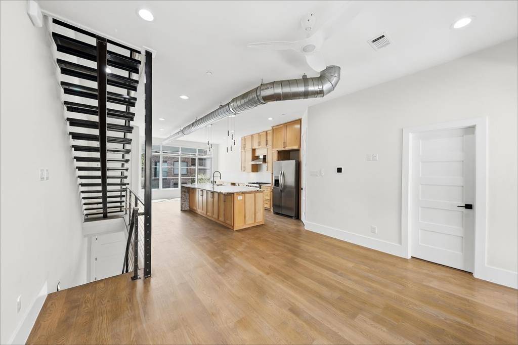 408 Rayner Avenue, Fort Worth, TX 76111
