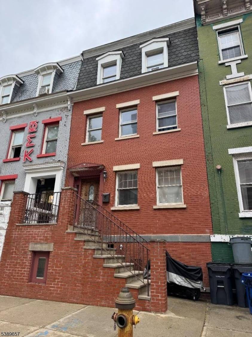 279 Dr Martin Luther King J, Newark City, NJ 07102