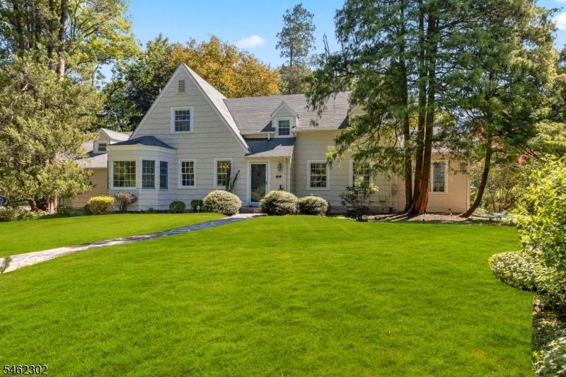172 New Providence Rd, Mountainside Boro, NJ 07092
