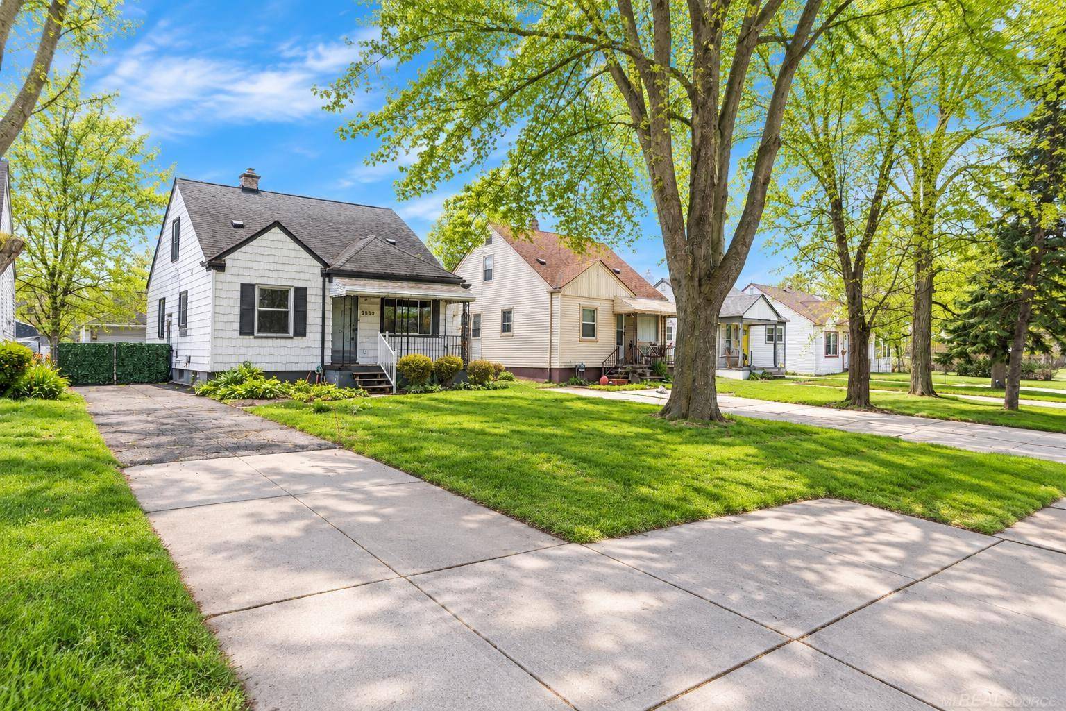 2980 Greenfield RD, Berkley, MI 48072