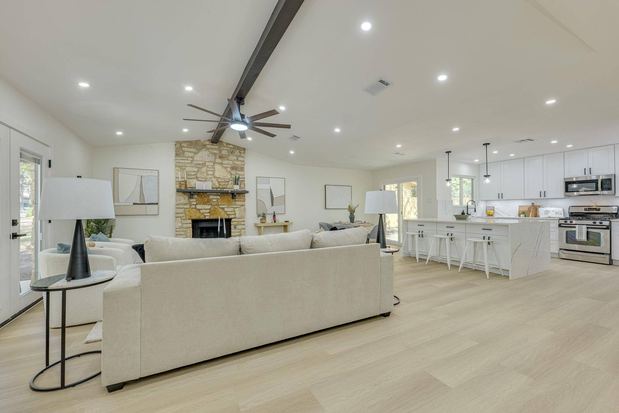 8909 Texas Sun DR, Austin, TX 78748