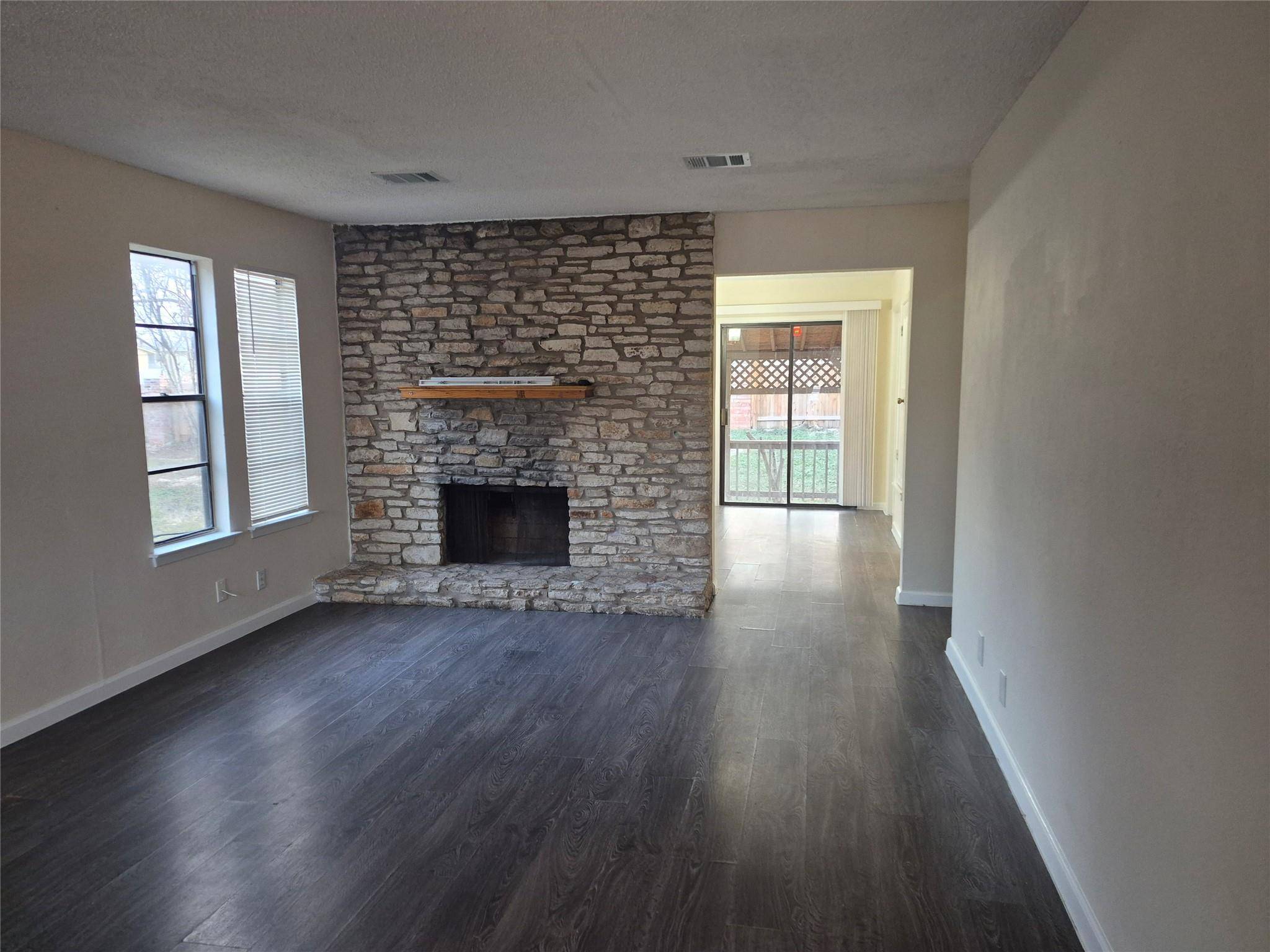 1105 Ash CV #B, Austin, TX 78753