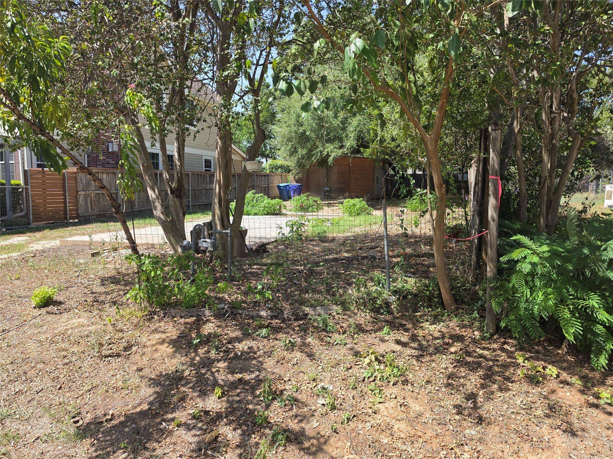 102 E Alamo ST, Elgin, TX 78621