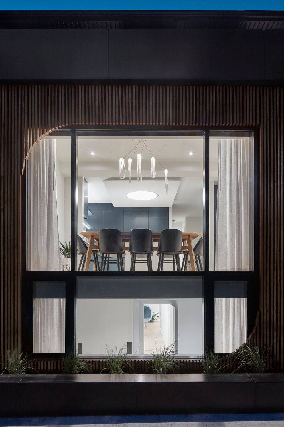 94 Walker AVE, Toronto C02, ON M4V 1G2