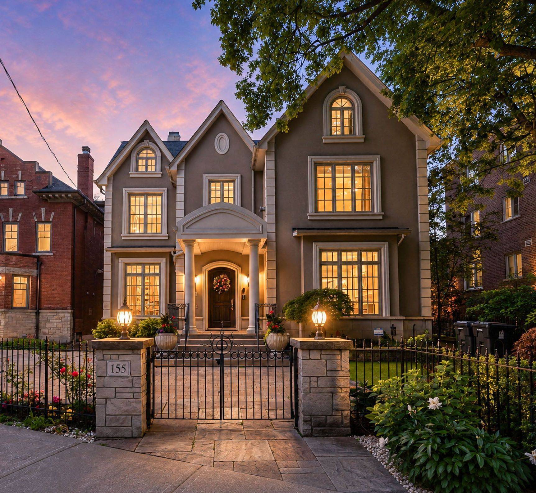 155 South DR, Toronto C09, ON M4W 1S3