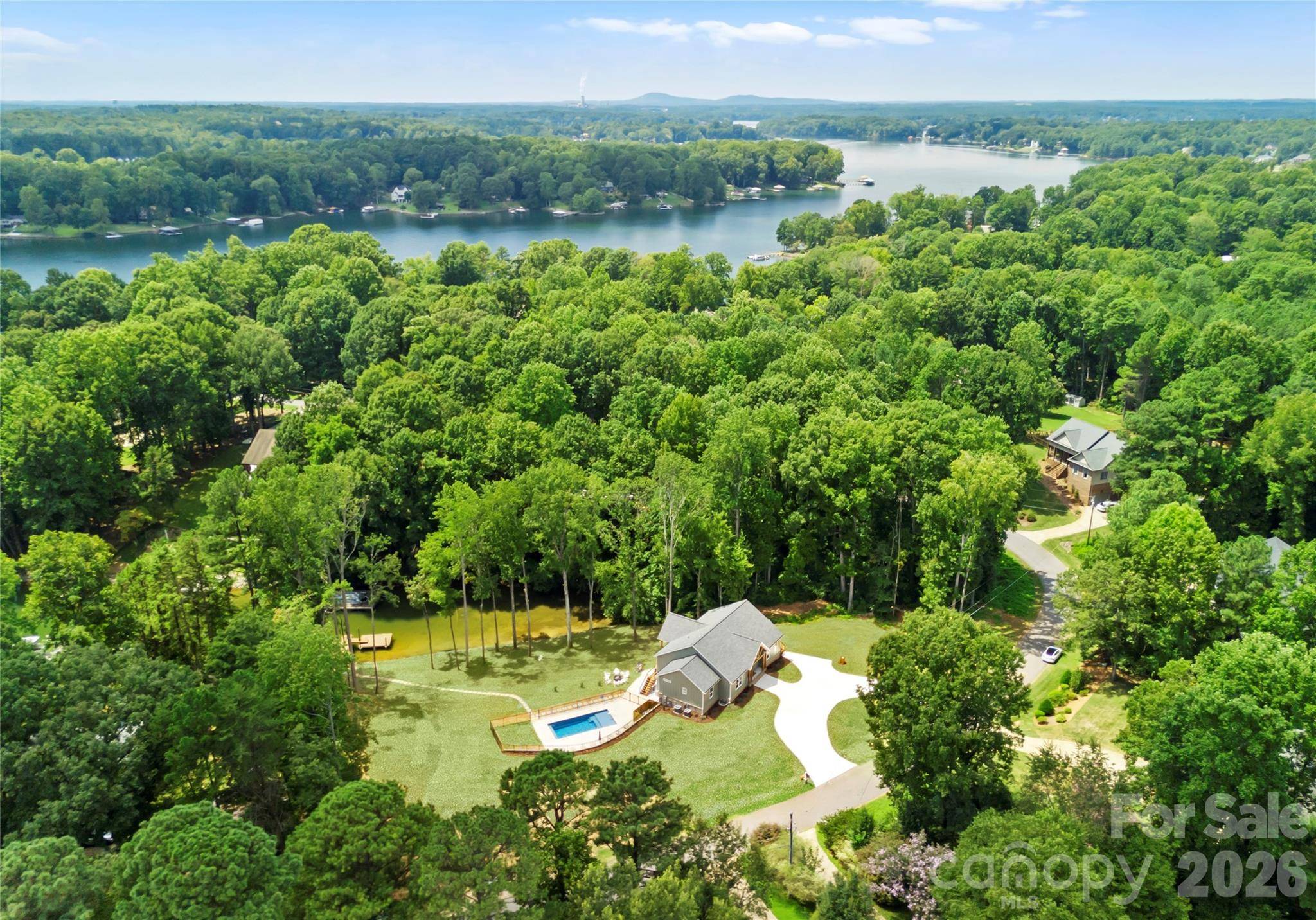 143 Hideaway LN, Mooresville, NC 28117