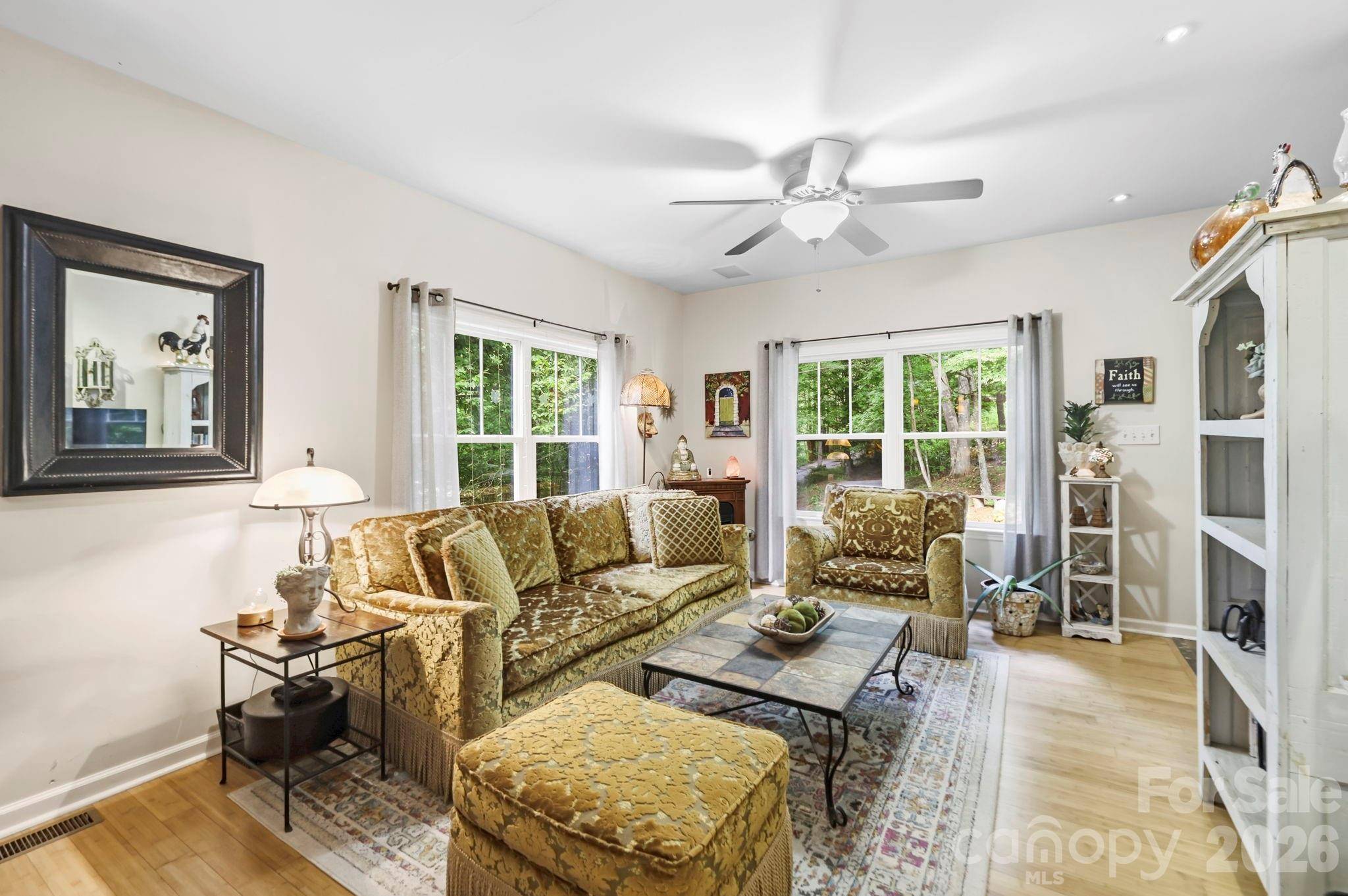 11 Old Patton Hill RD, Swannanoa, NC 28778