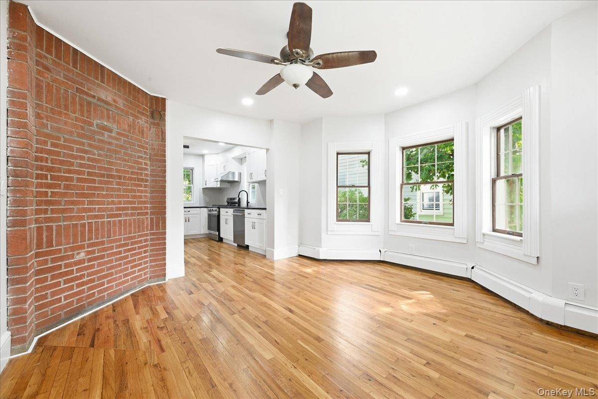 42 Chestnut ST, Glen Cove, NY 11542