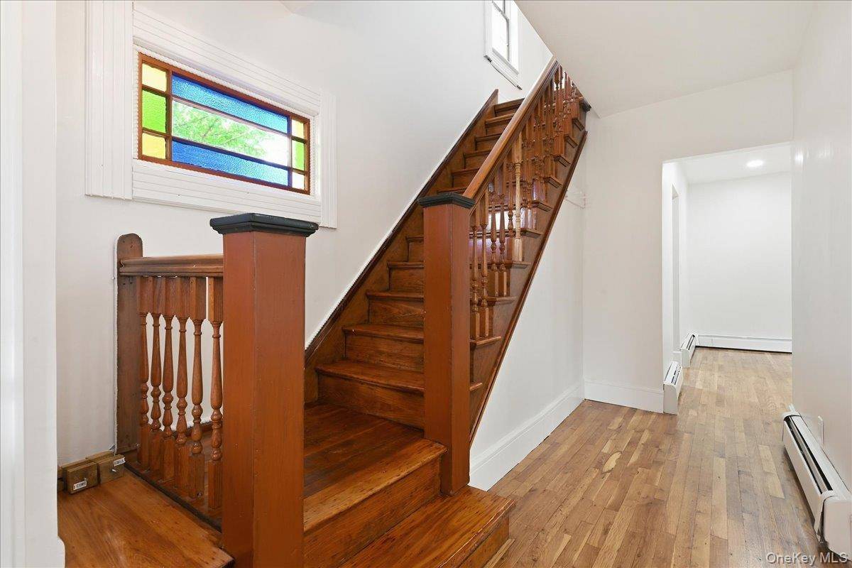 42 Chestnut ST, Glen Cove, NY 11542