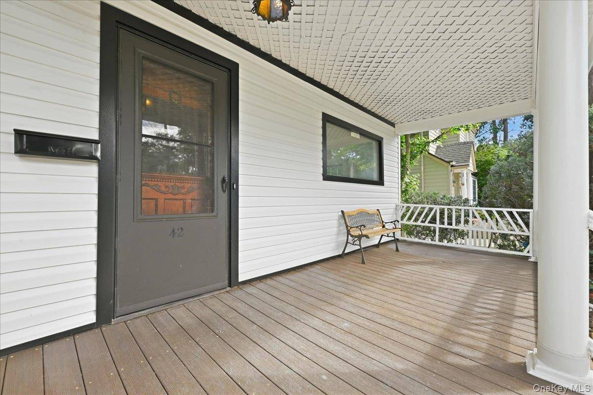 42 Chestnut ST, Glen Cove, NY 11542