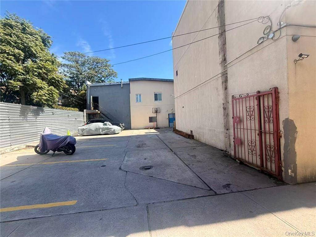 102-09 44th AVE, Corona, NY 11368