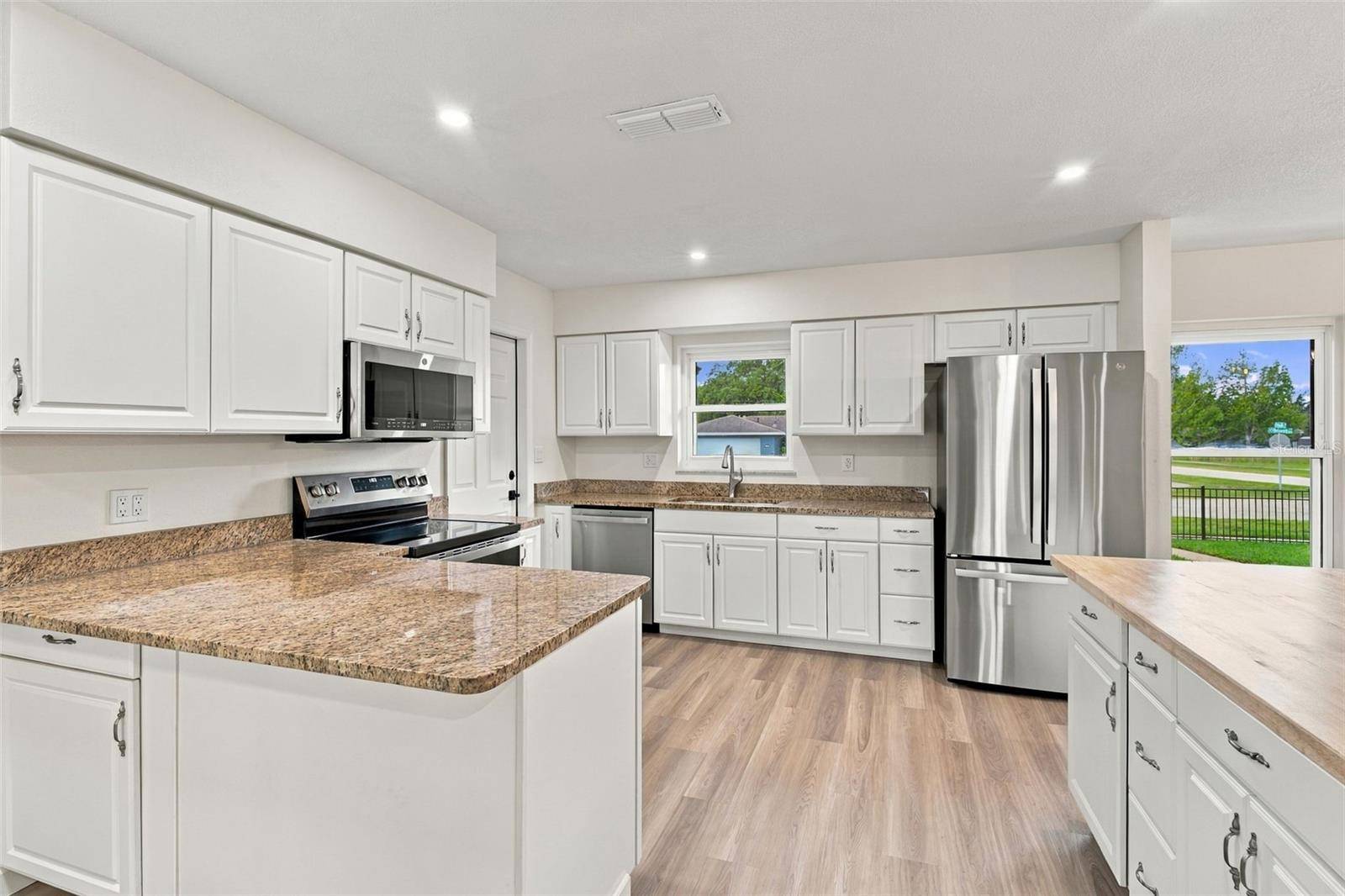 2602 DELAWARE RD, Deltona, FL 32738