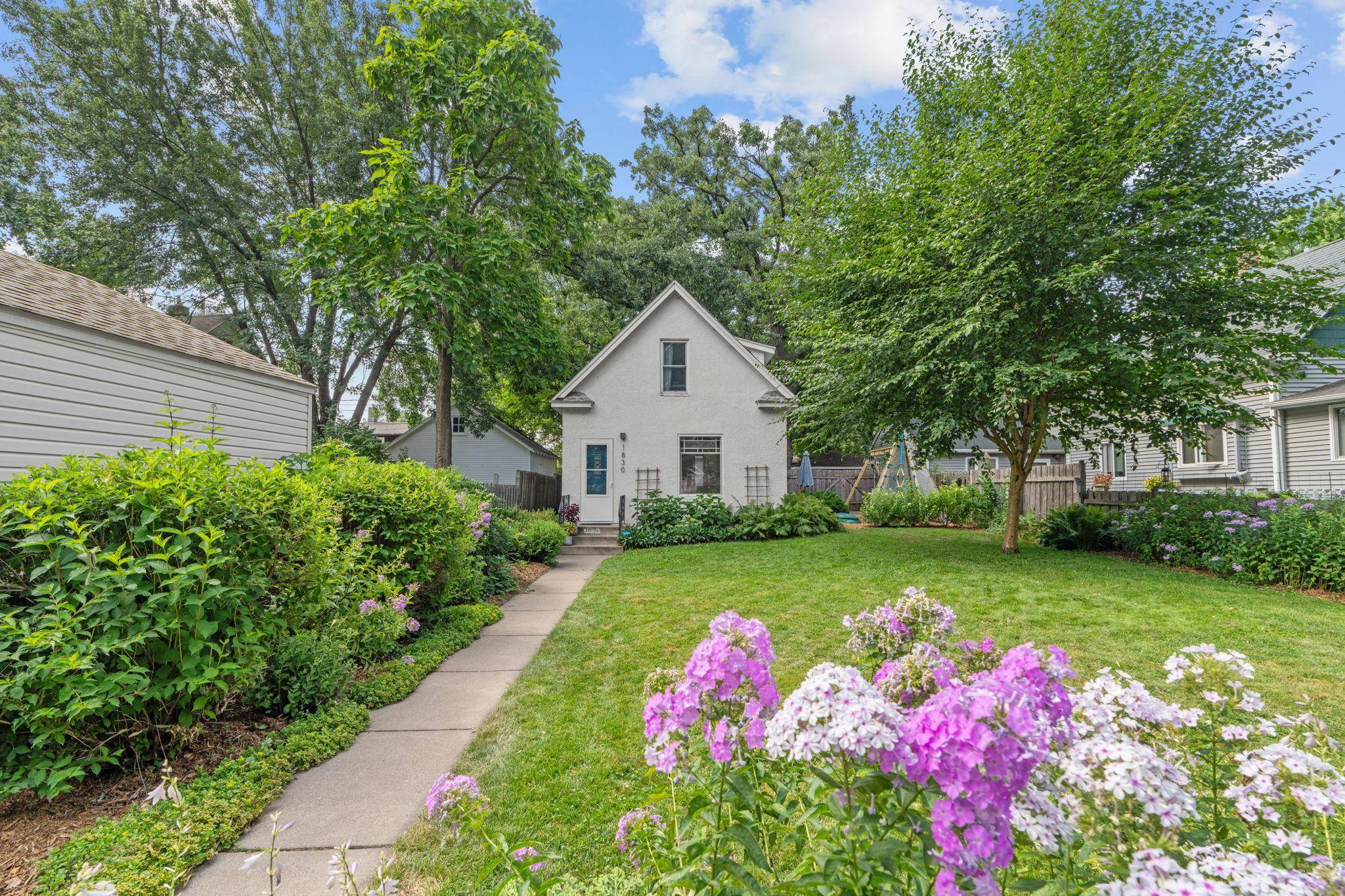 1830 Hewitt AVE, Saint Paul, MN 55104