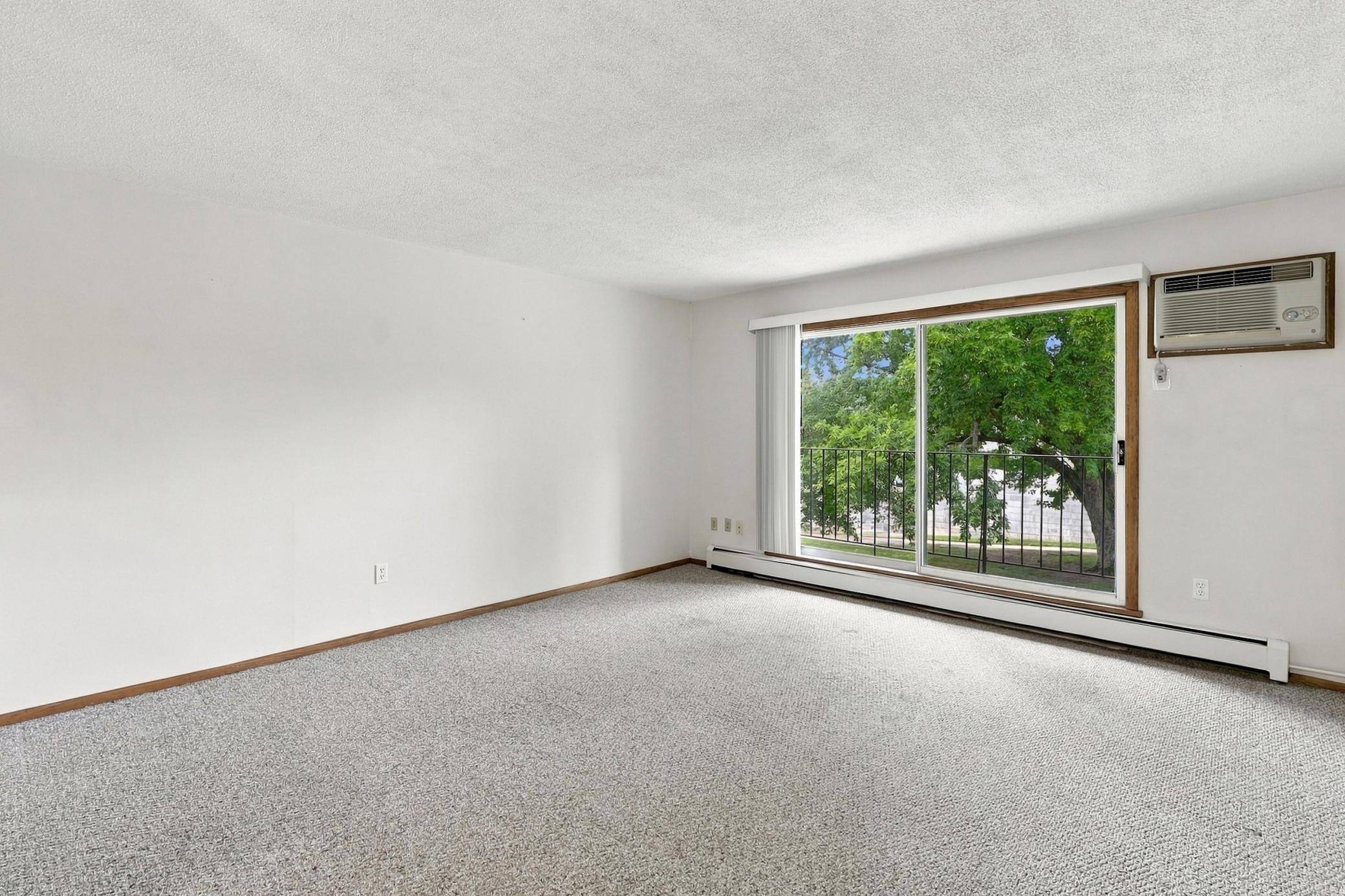 8935 Old Cedar AVE S #214, Bloomington, MN 55425