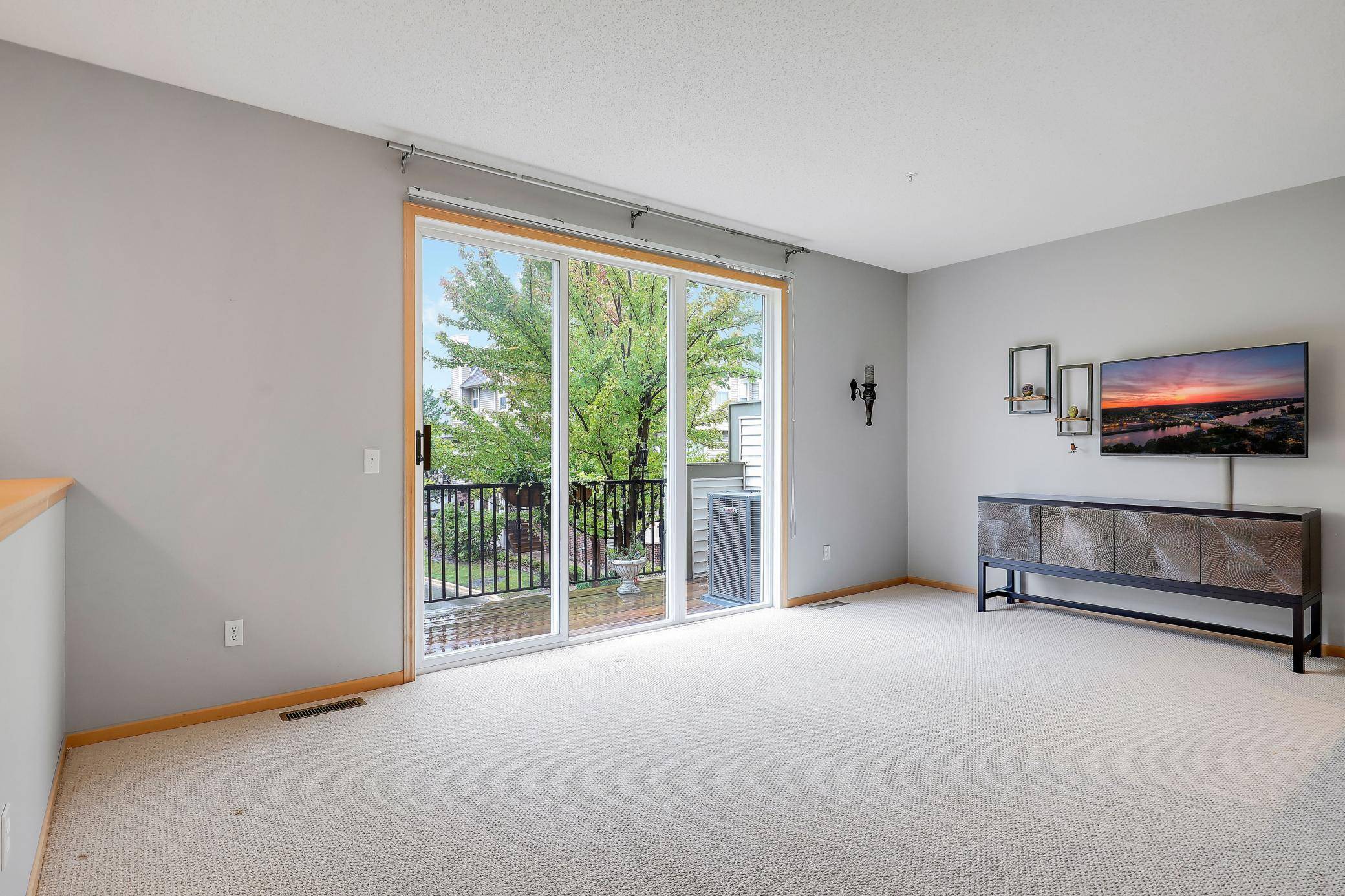 11211 Kinsley ST, Eden Prairie, MN 55344