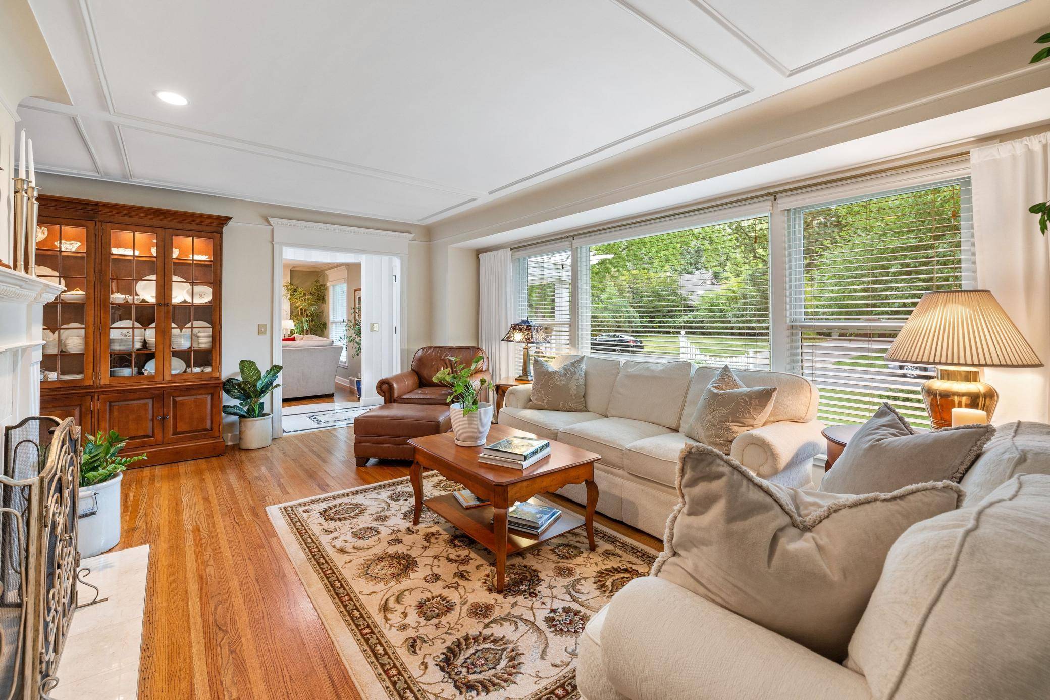 5212 Richwood DR, Edina, MN 55436