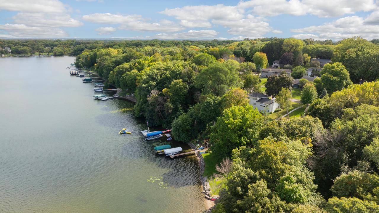 7339 Frontier Trail, Chanhassen, MN 55317