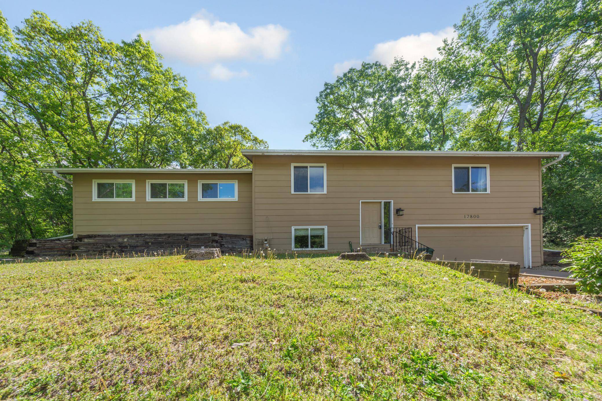 17800 Jamaica CIR, Lakeville, MN 55044