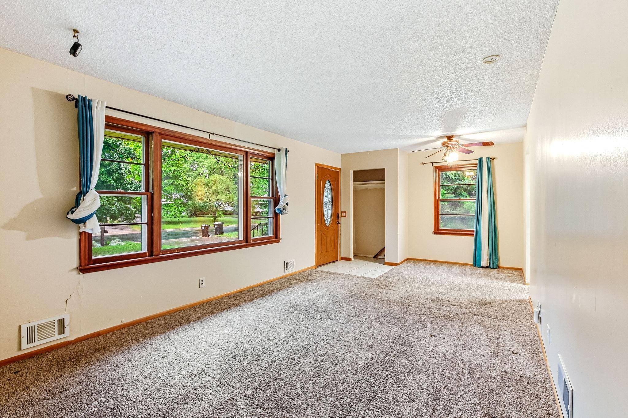 11324 Quinn ST NW, Coon Rapids, MN 55433