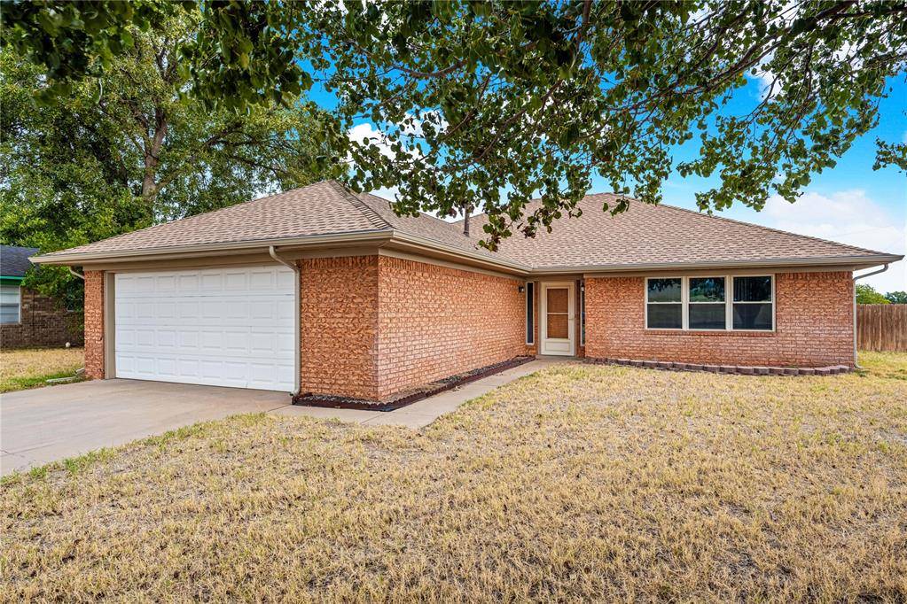 611 S Leach AVE, Watonga, OK 73772