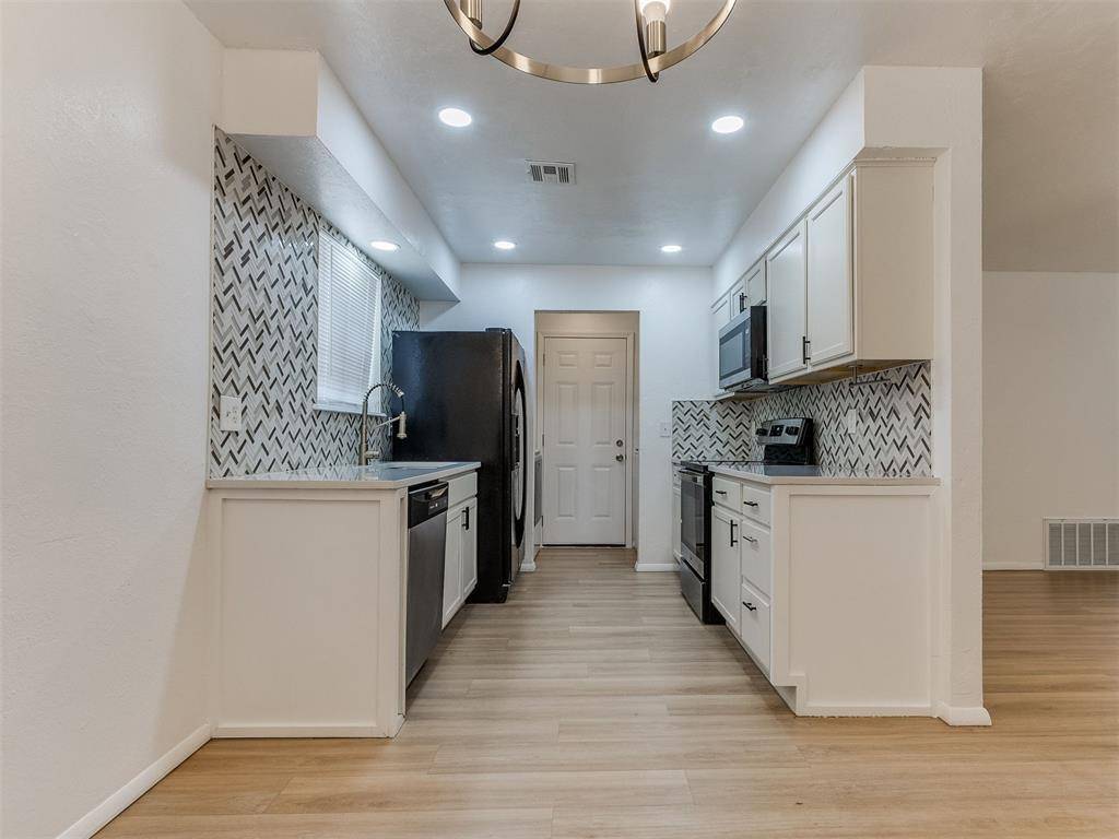 405 Woodland DR, Midwest City, OK 73130