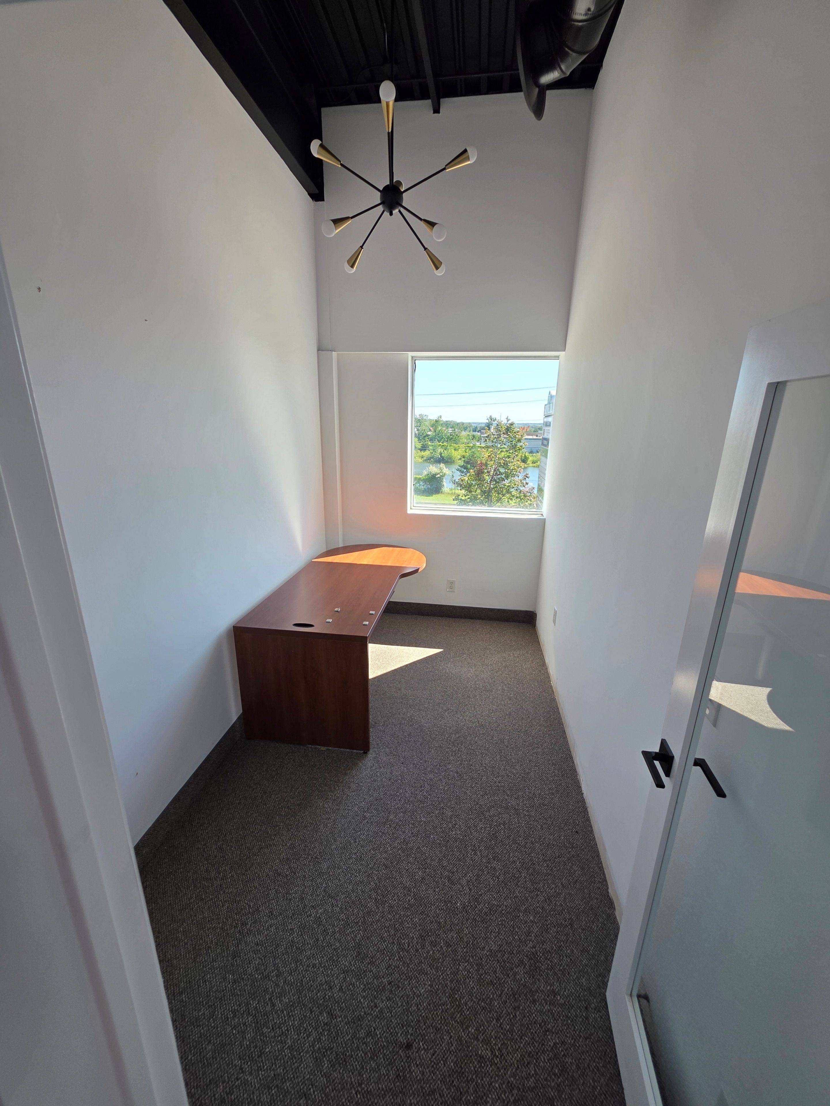 576 Bryne DR #P (Mezzanine), Barrie, ON L4N 9P6