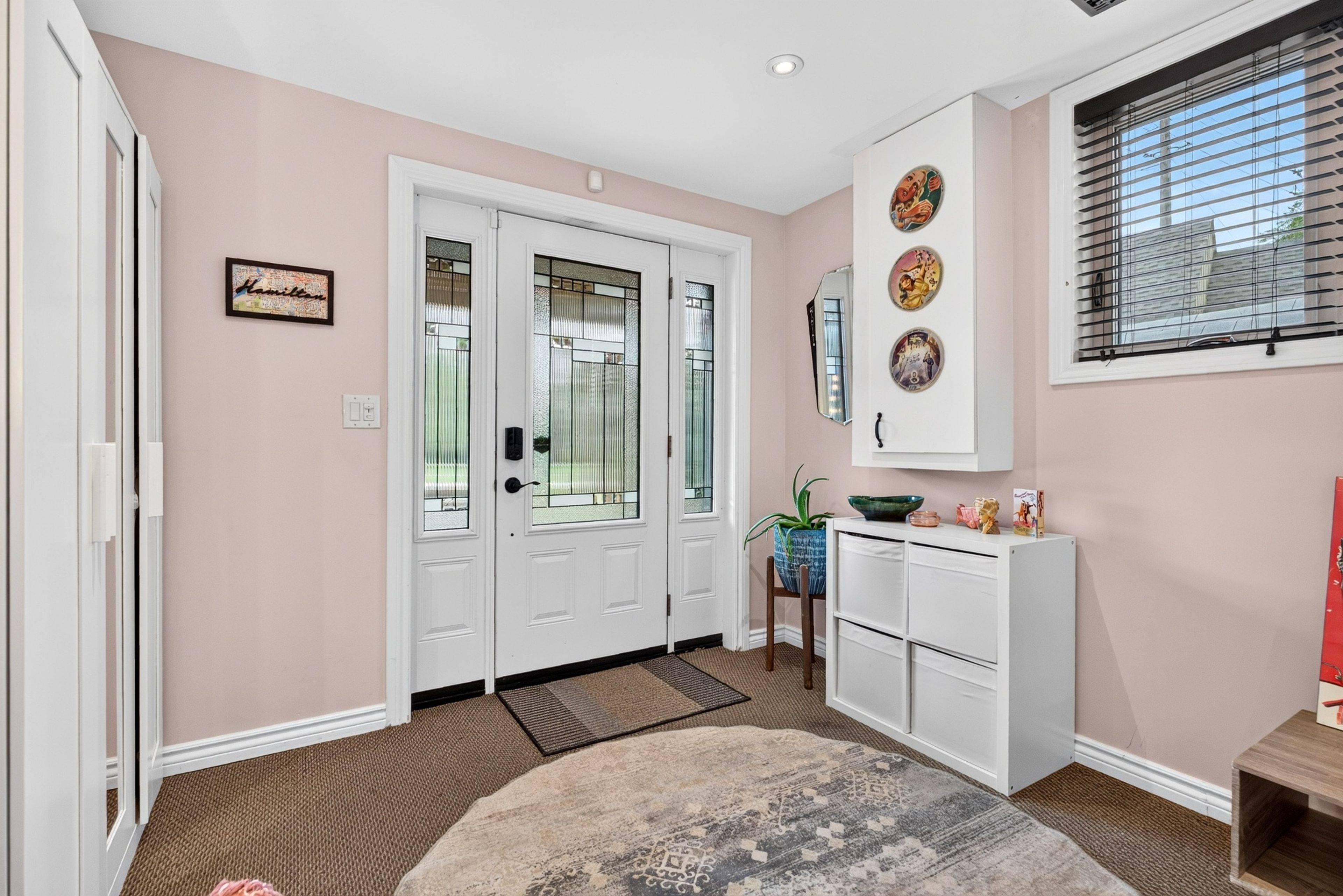592 Aberdeen AVE, Hamilton, ON L8P 2T1