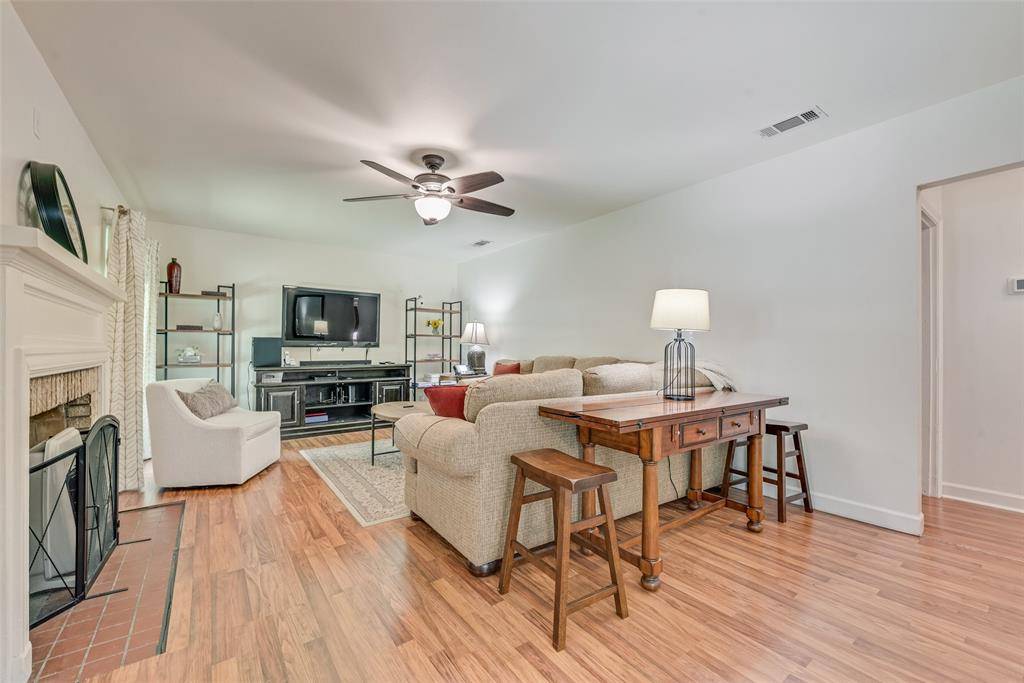 2630 Langdon Avenue, Dallas, TX 75235