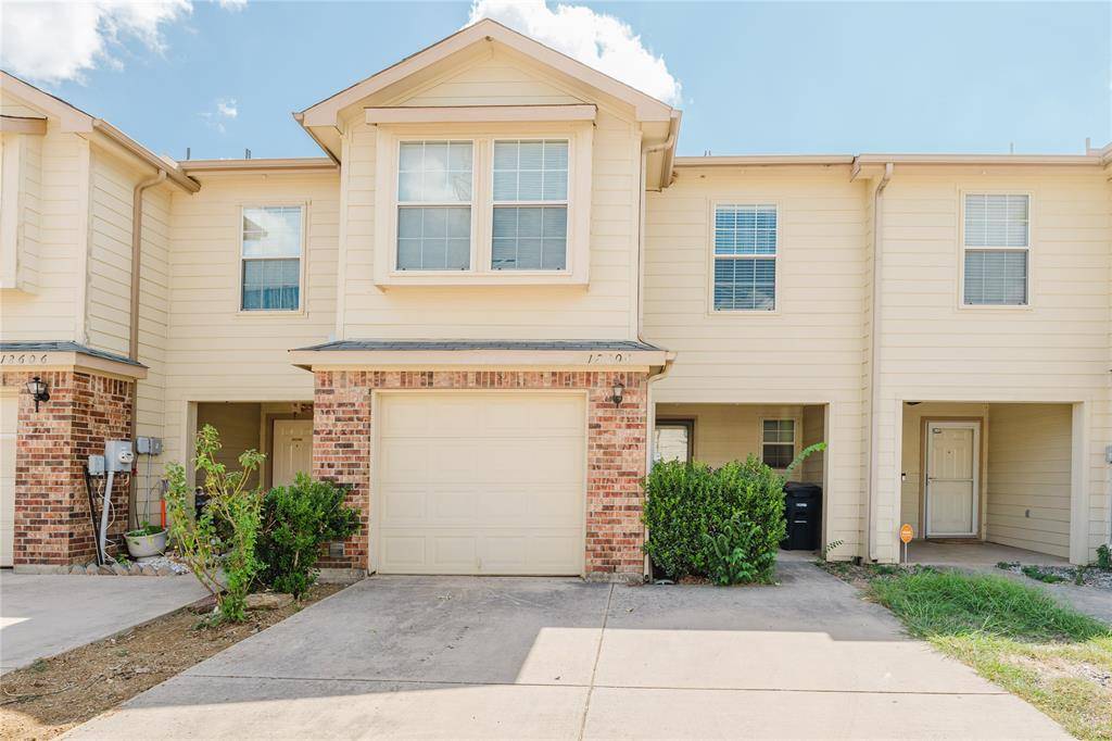 12604 Bay Avenue, Fort Worth, TX 76040