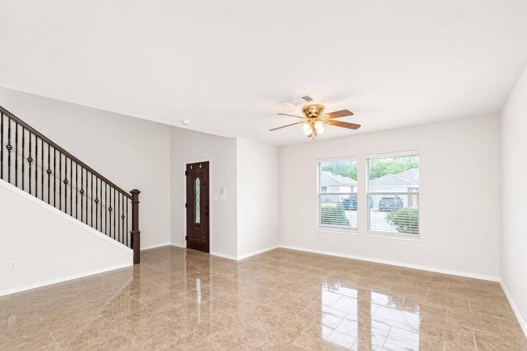 1218 Gazania DR, Pflugerville, TX 78660