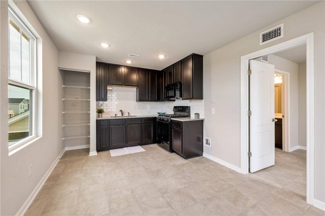 391 Ferrule DR #B, Kyle, TX 78640