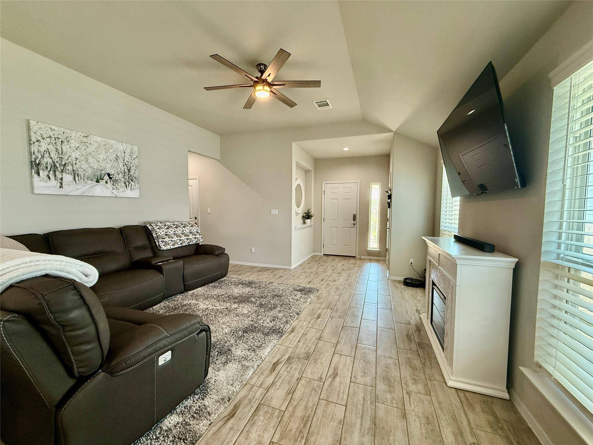 144 Riverhill DR, Georgetown, TX 78628