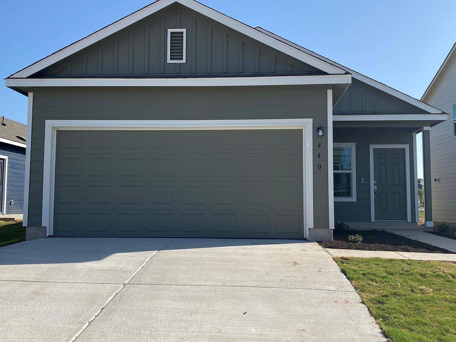 440 Gabbro GDNS, Maxwell, TX 78656