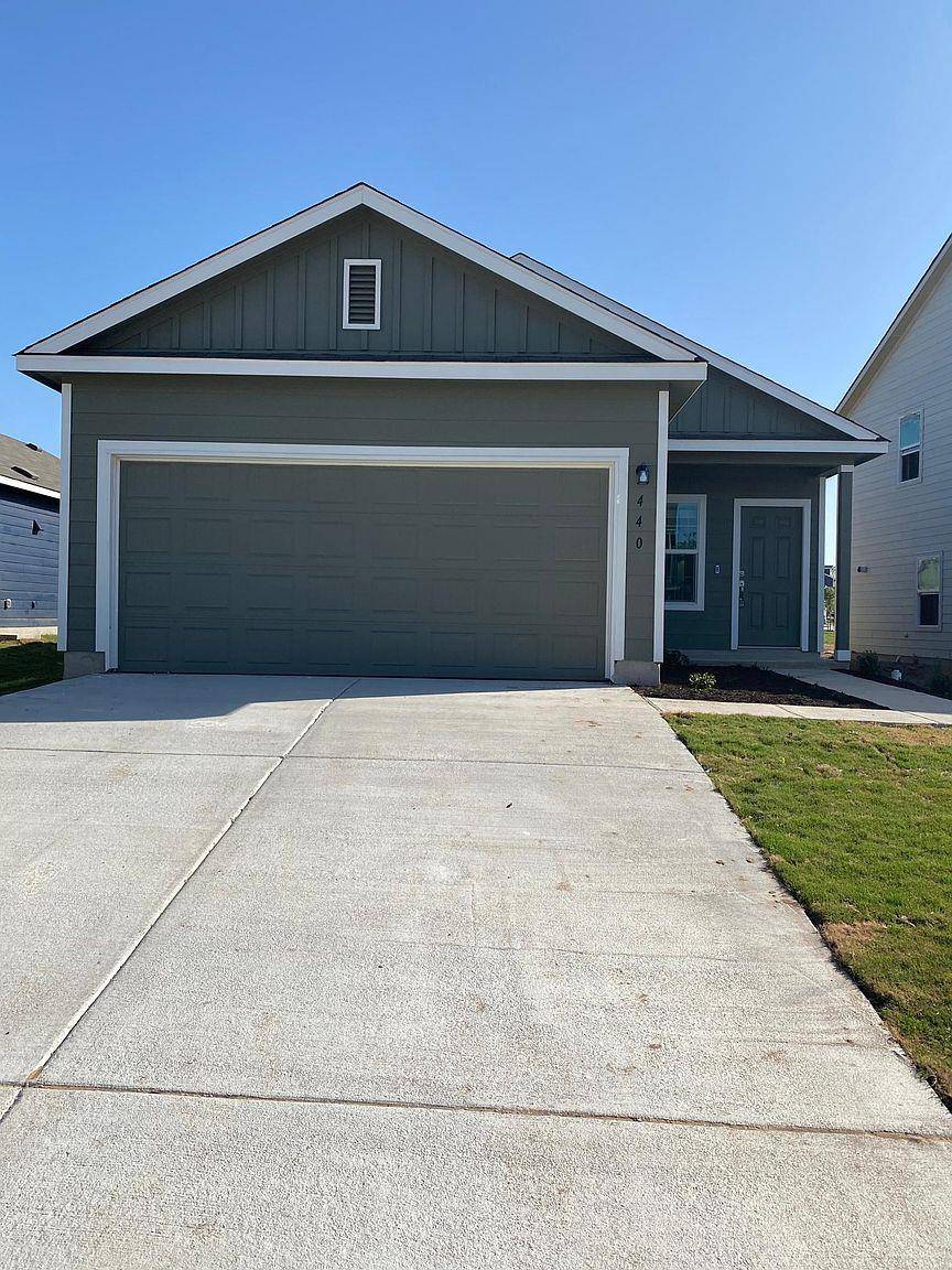 440 Gabbro GDNS, Maxwell, TX 78656
