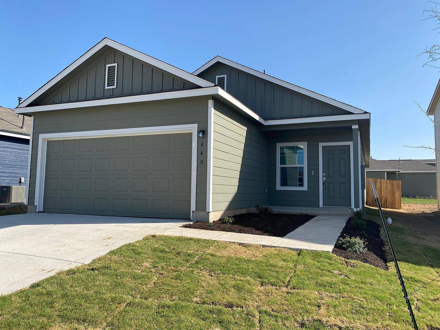 440 Gabbro GDNS, Maxwell, TX 78656