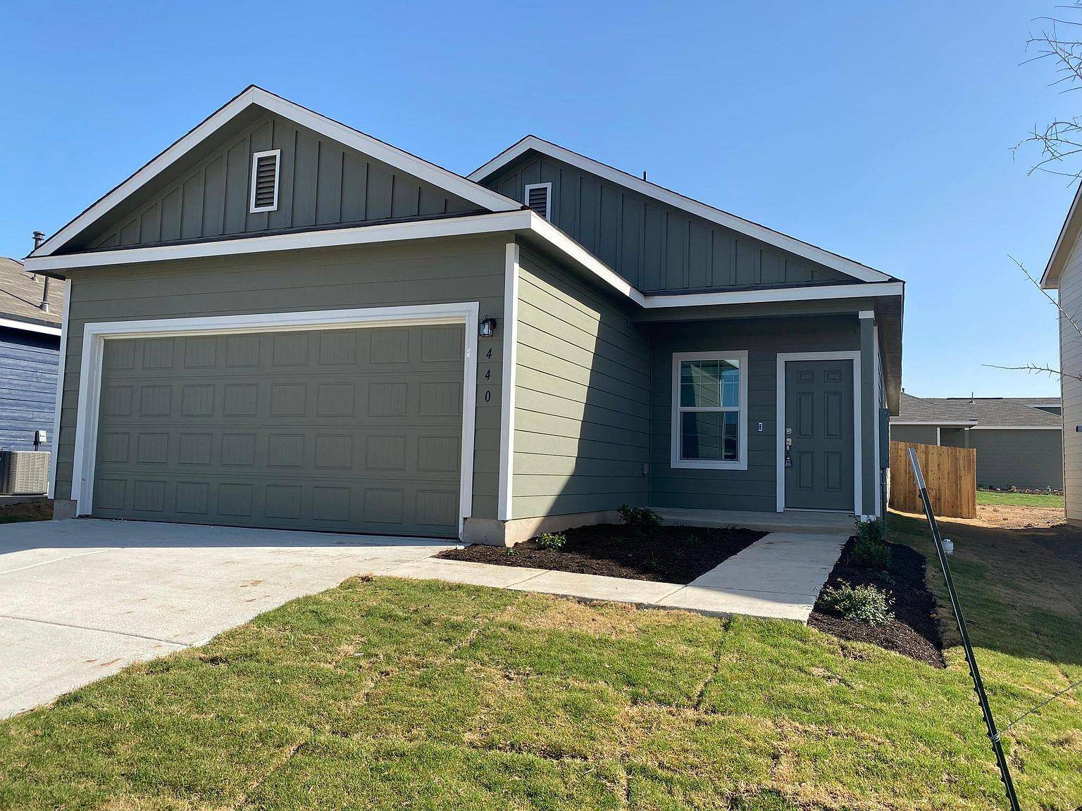 440 Gabbro GDNS, Maxwell, TX 78656