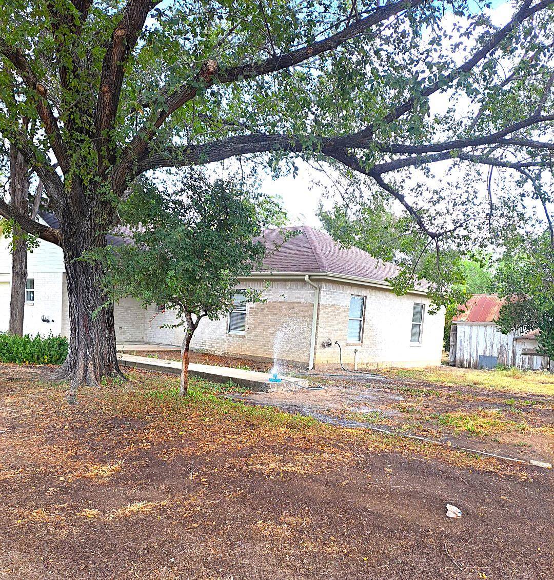 109 Davis DR, Thorndale, TX 76577