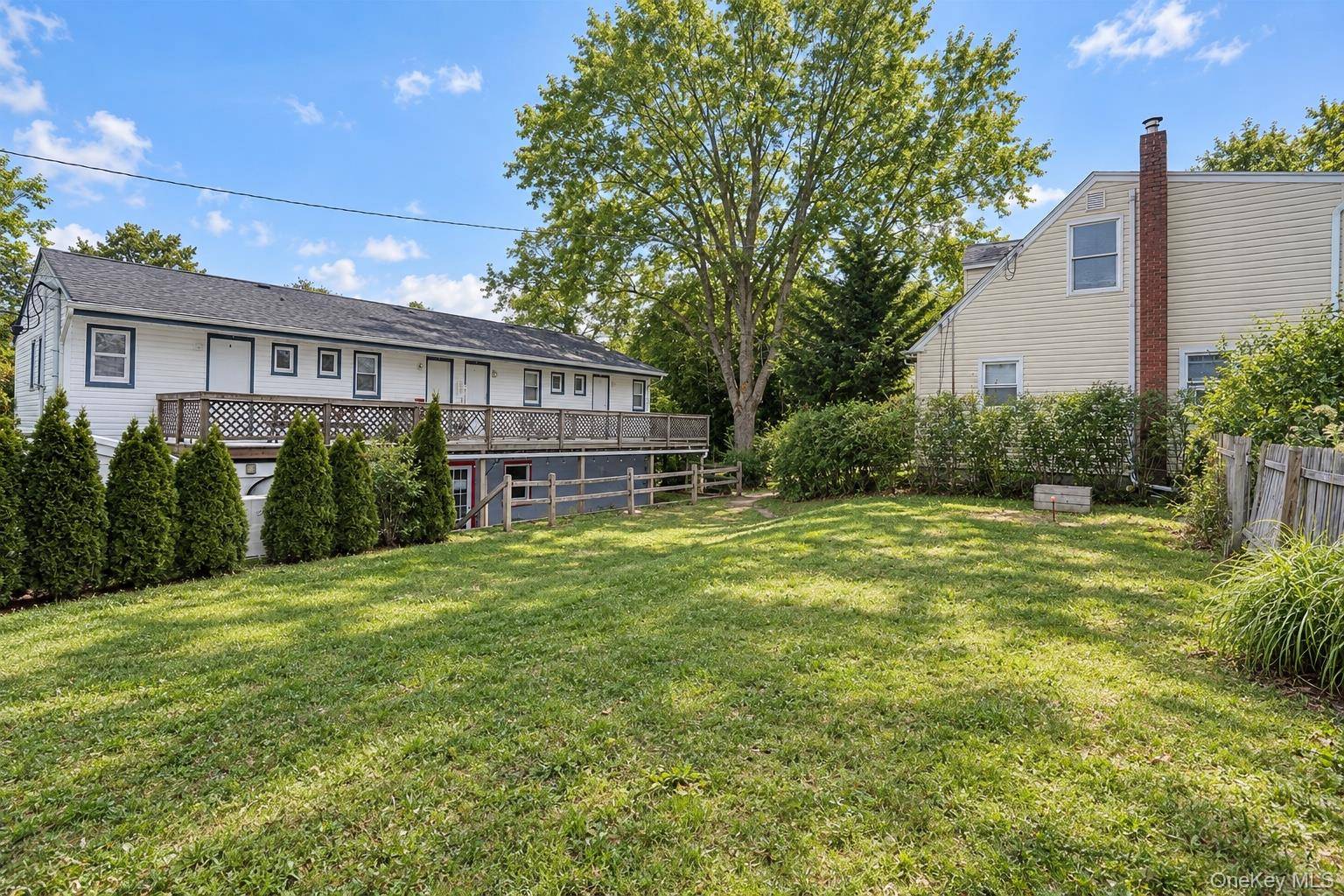 87 North RD, Hampton Bays, NY 11946