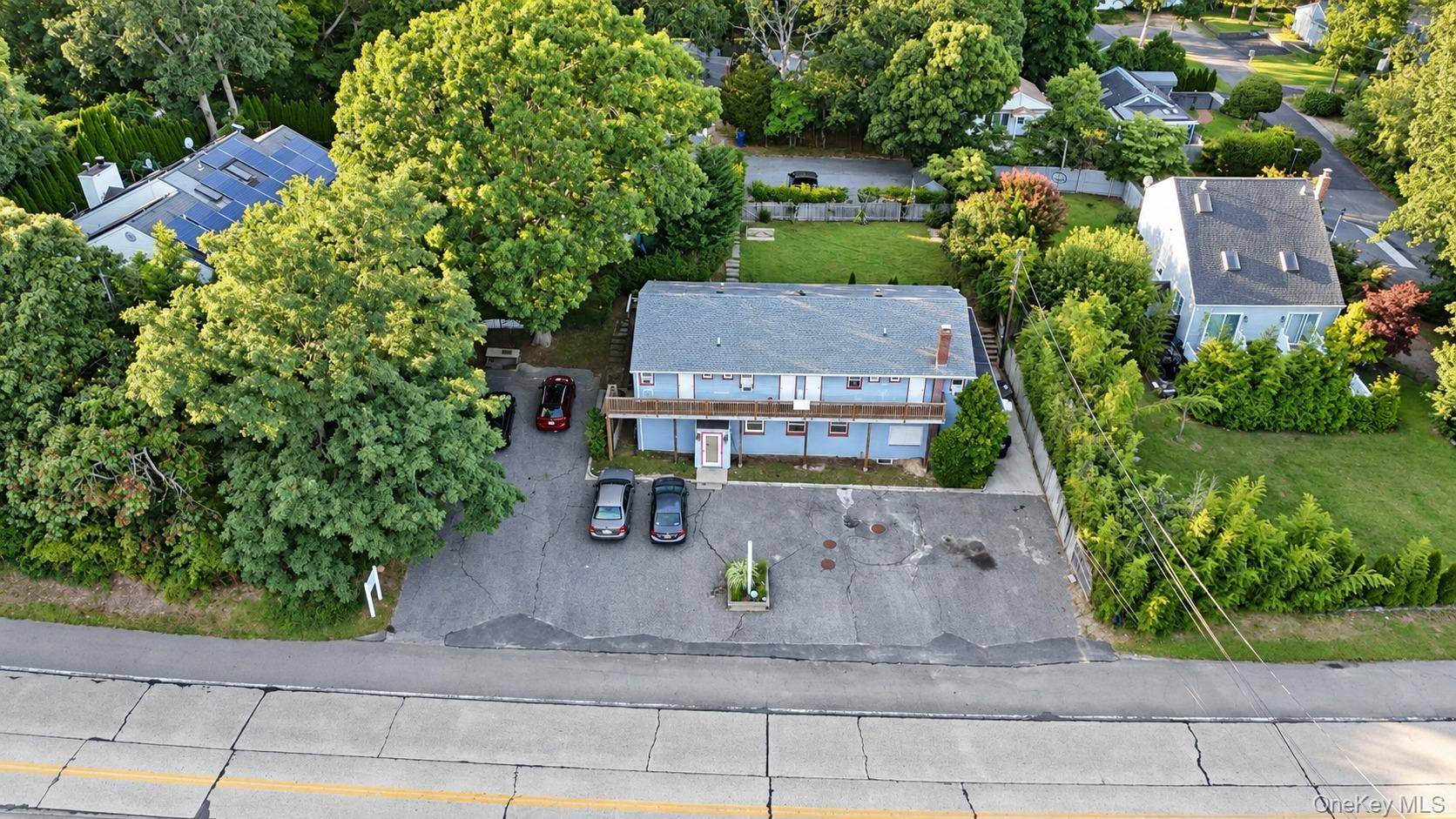 87 North RD, Hampton Bays, NY 11946