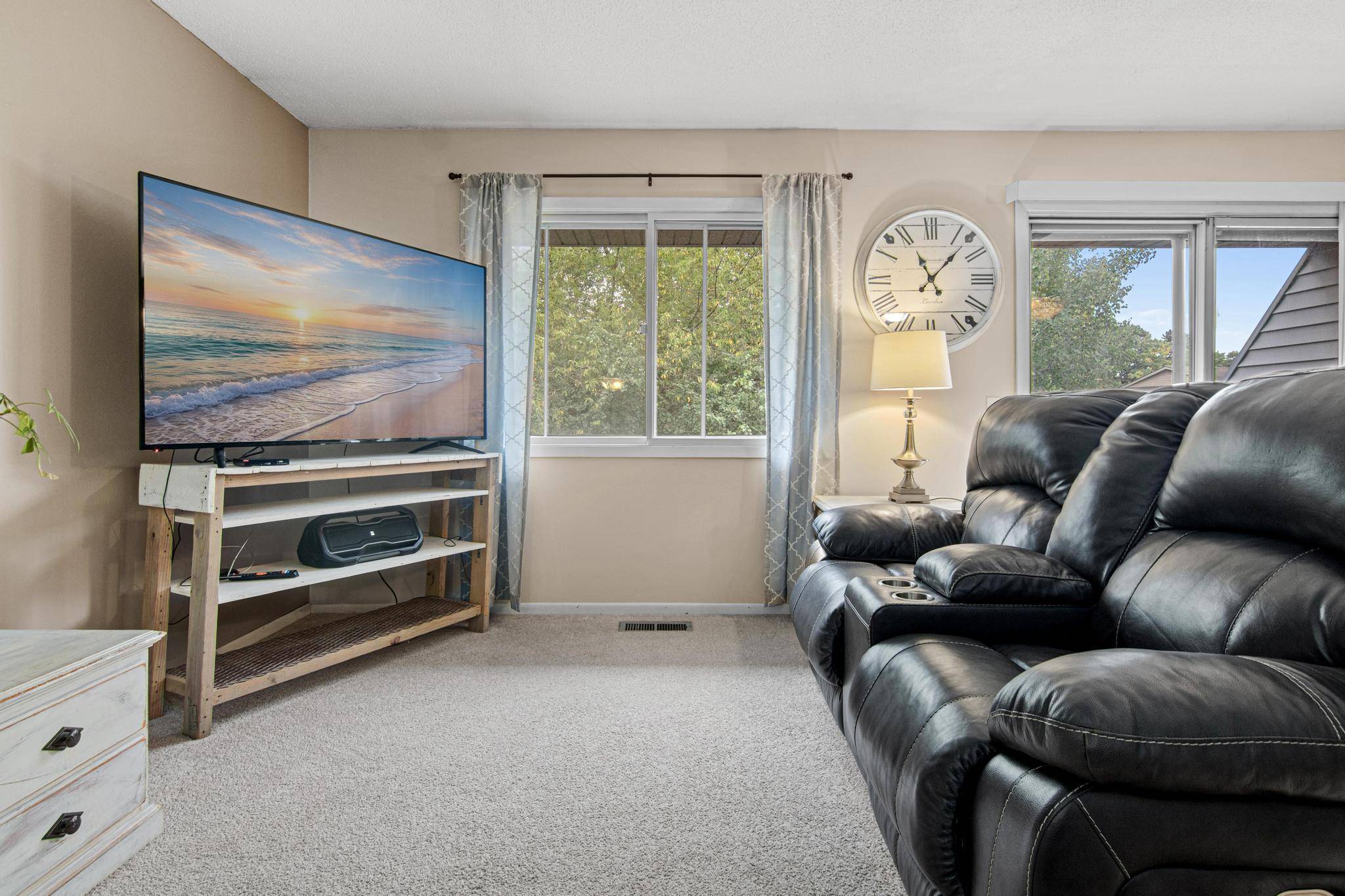 1718 Woodgate LN, Eagan, MN 55122