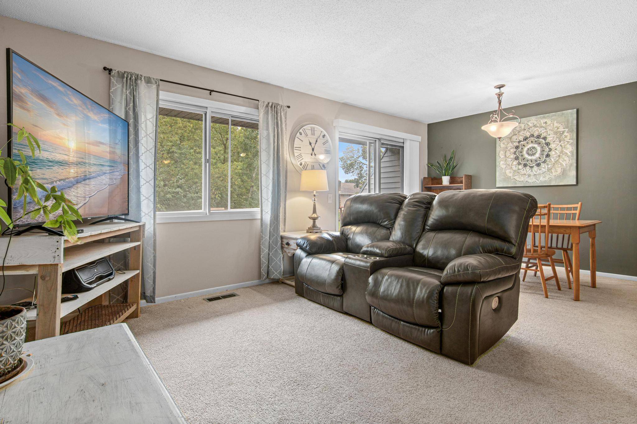 1718 Woodgate LN, Eagan, MN 55122