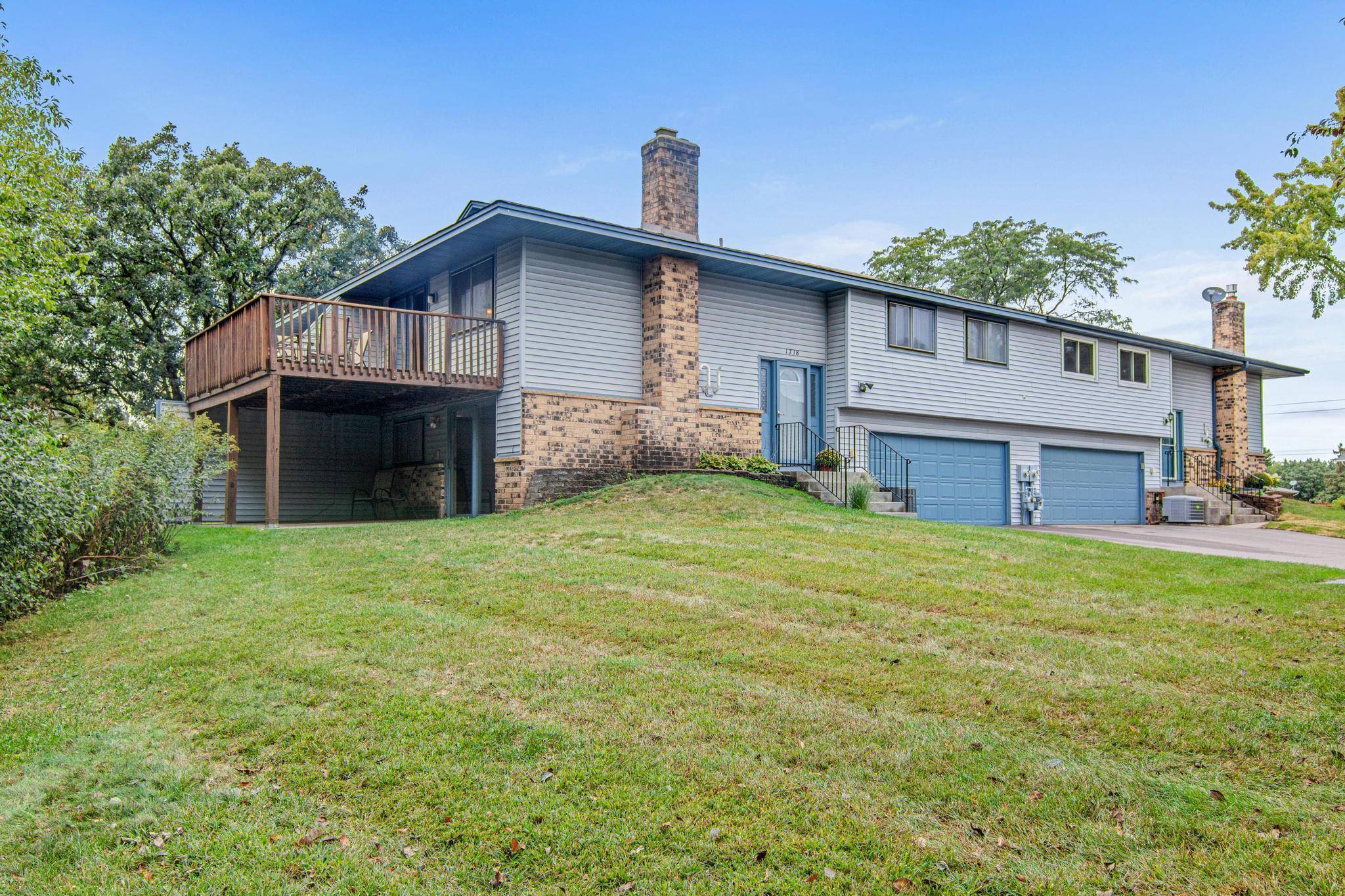 1718 Woodgate LN, Eagan, MN 55122