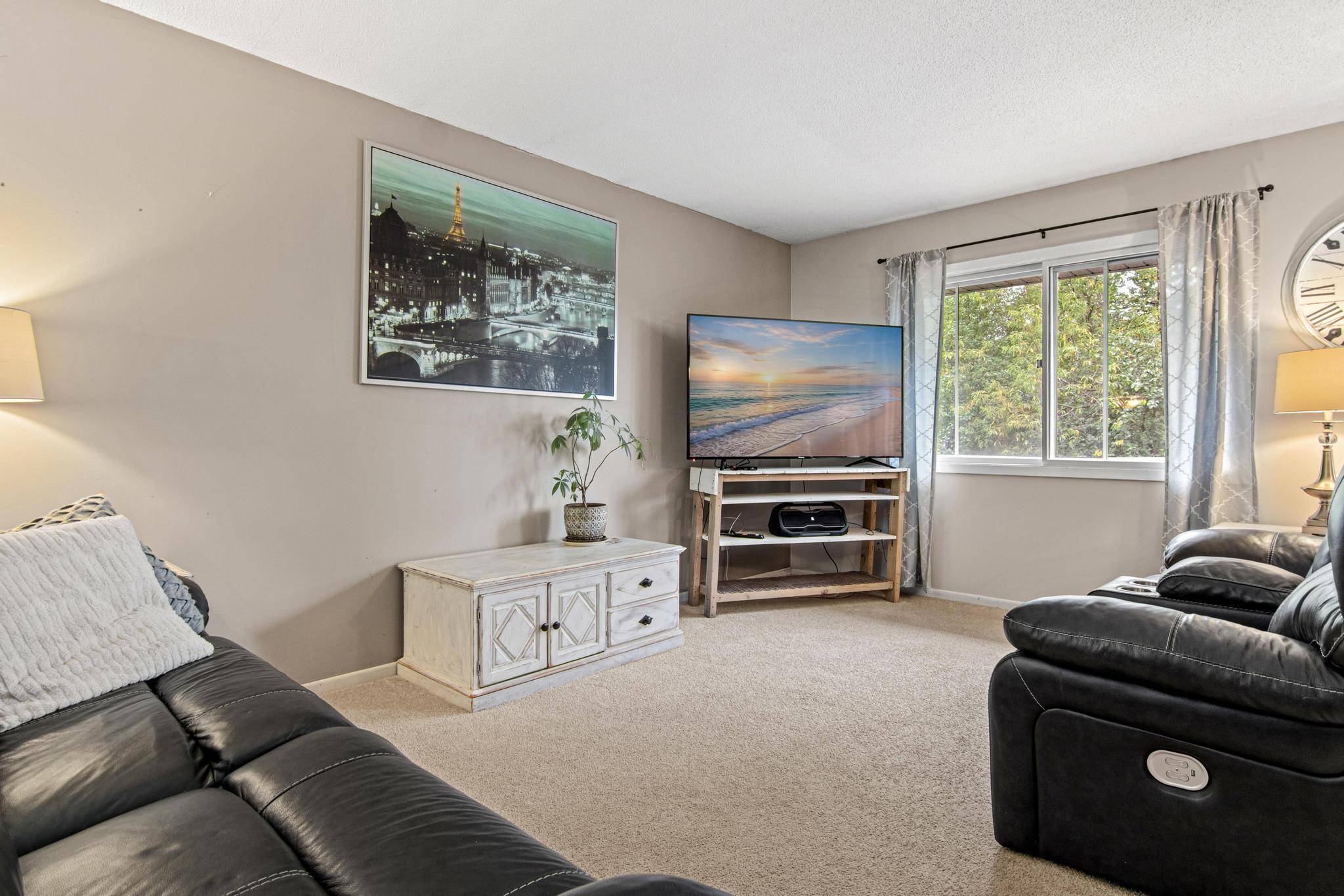 1718 Woodgate LN, Eagan, MN 55122