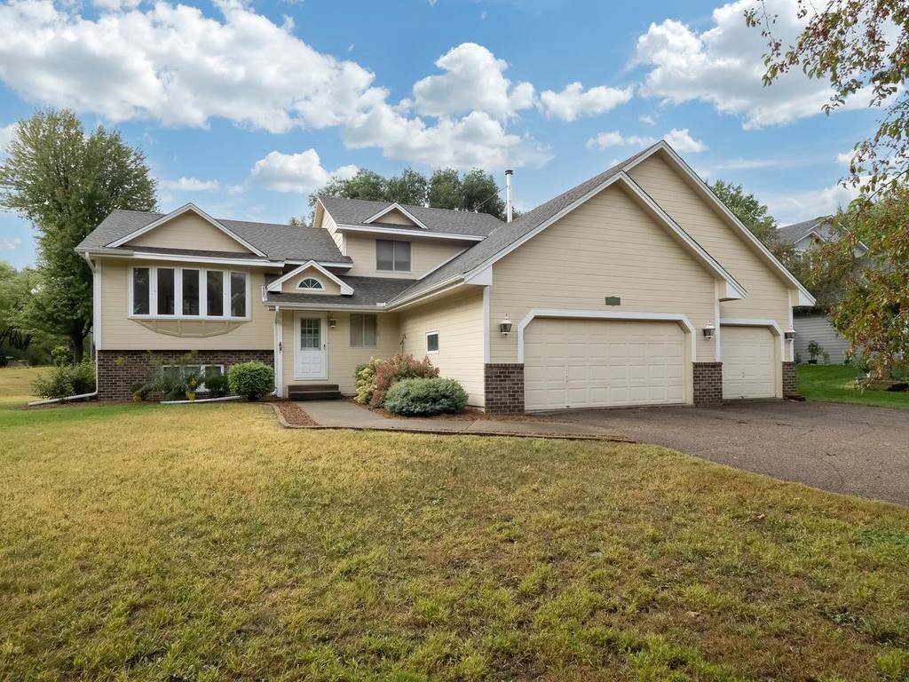 2613 Kennelly PL, Burnsville, MN 55337