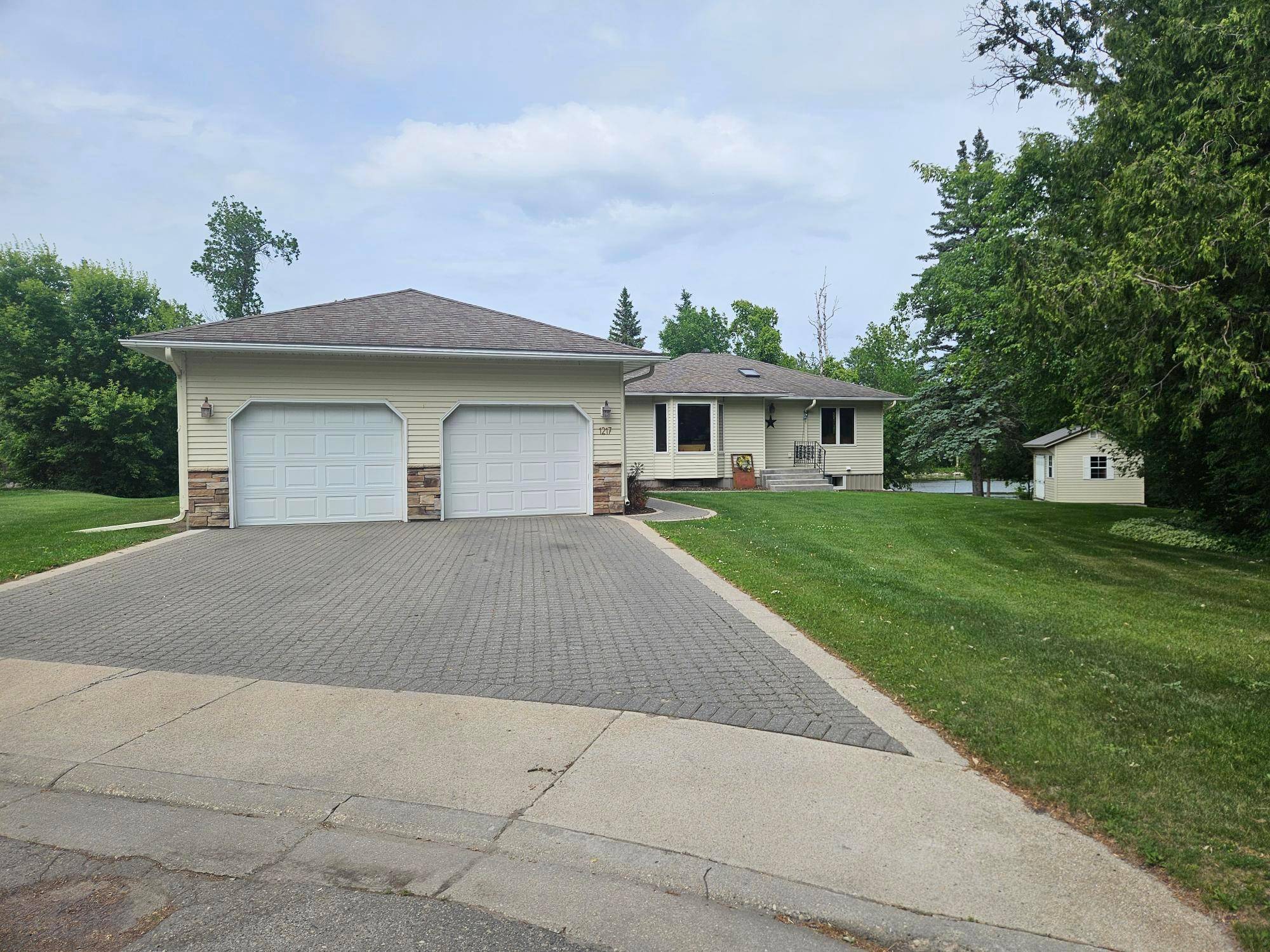 1217 Taft ST E, Thief River Falls, MN 56701