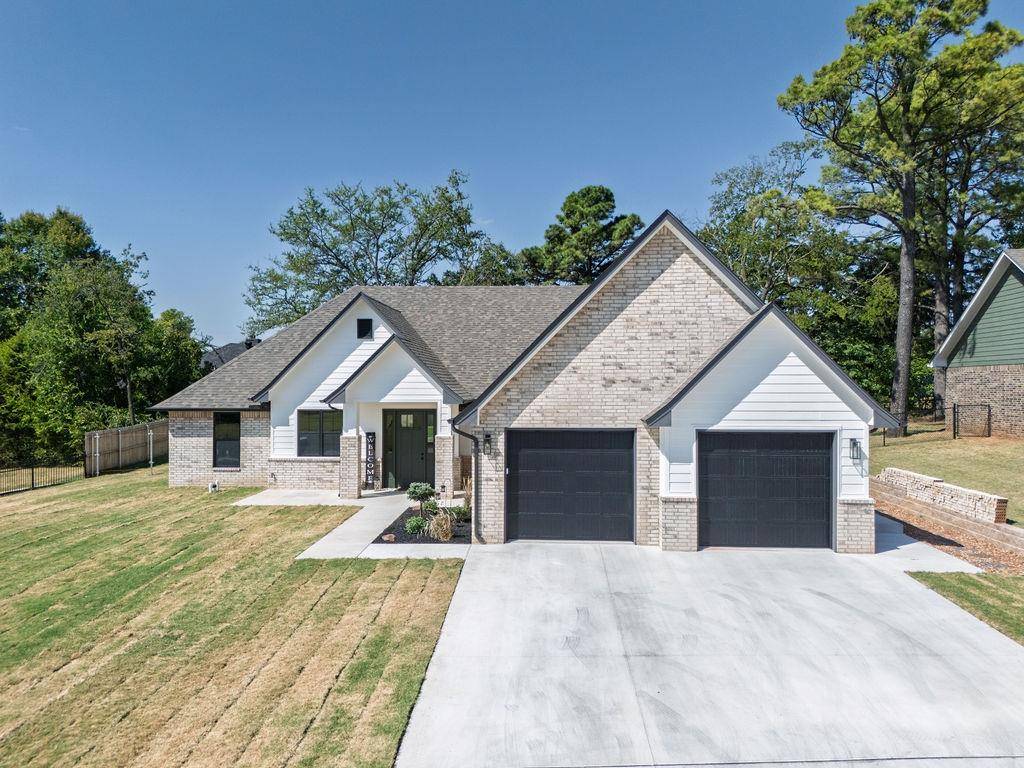 1804 Larkin LN, Shawnee, OK 74804