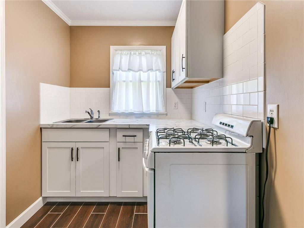 101 N Walnut ST #1/2, Crescent, OK 73028