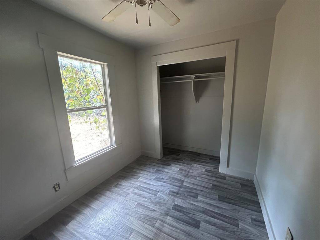 218 8th Street, Joshua, TX 76058