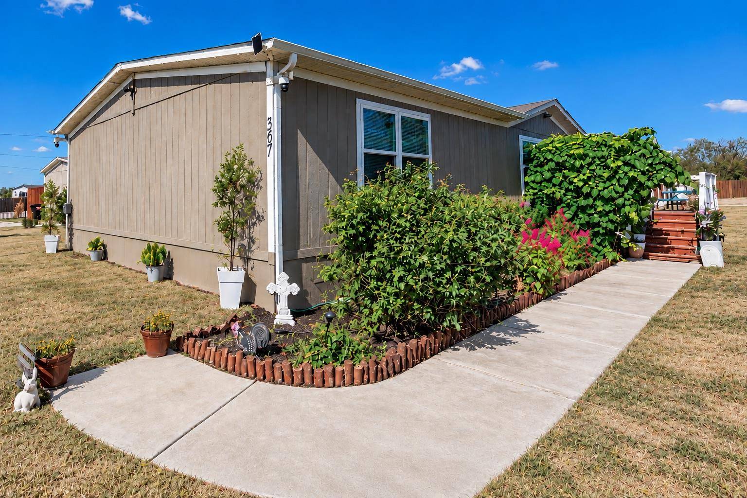 367 Margarita DR, Dale, TX 78616