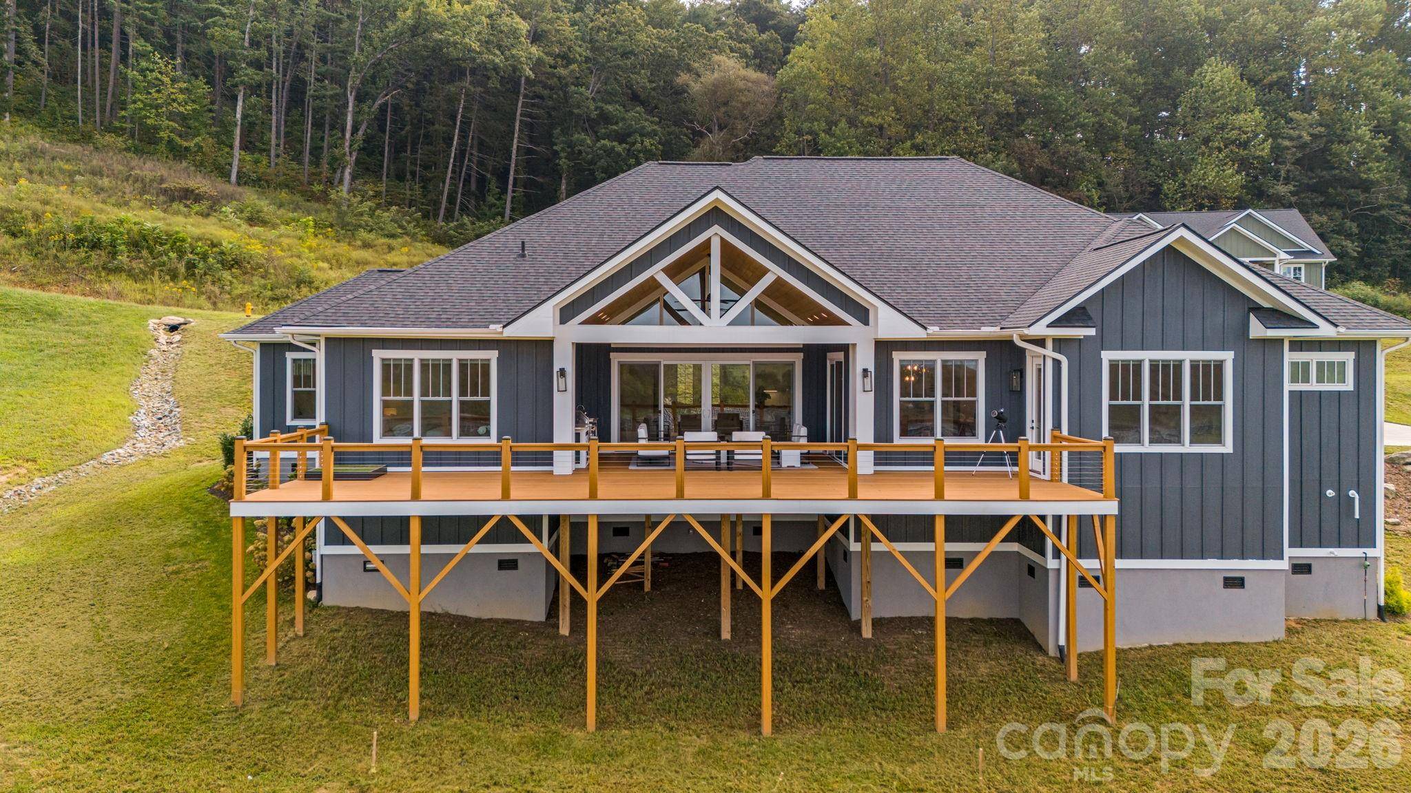 297 Maple Knoll DR, Hendersonville, NC 28792